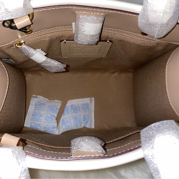 Coach Mickey leather purse and keychain set New - Picture 11 of 16